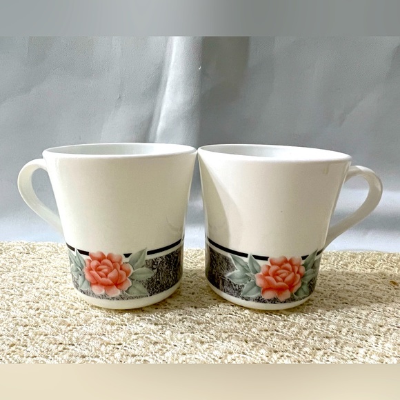 6 PC Corelle set of floral cups and plates - Picture 4 of 6